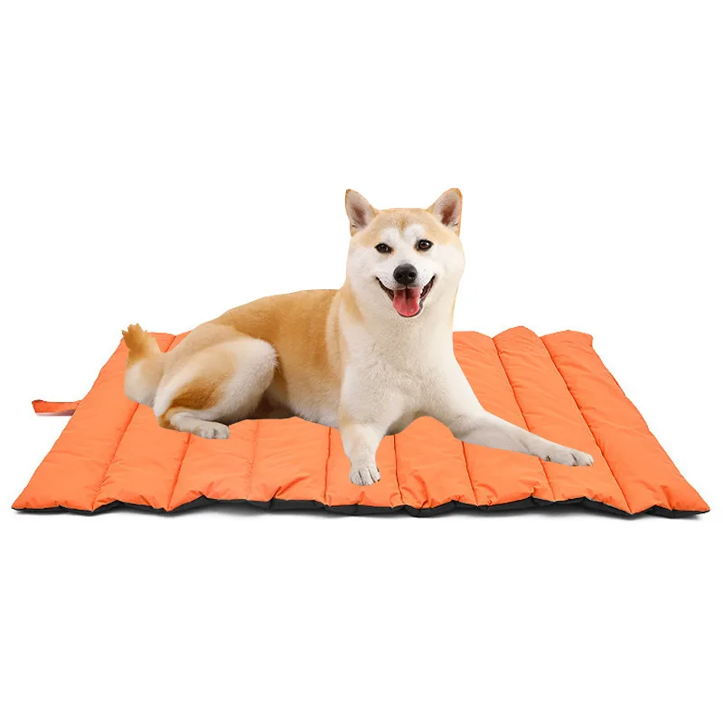 Waterproof Outdoor Dog Mat With Carry Bag Wear Resistant Quilted Pet Bed 105 X 70 Cm